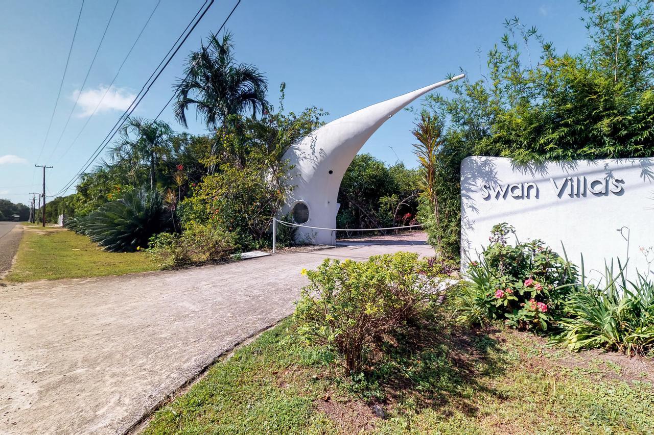 Swan Villas Maya Beach Екстериор снимка