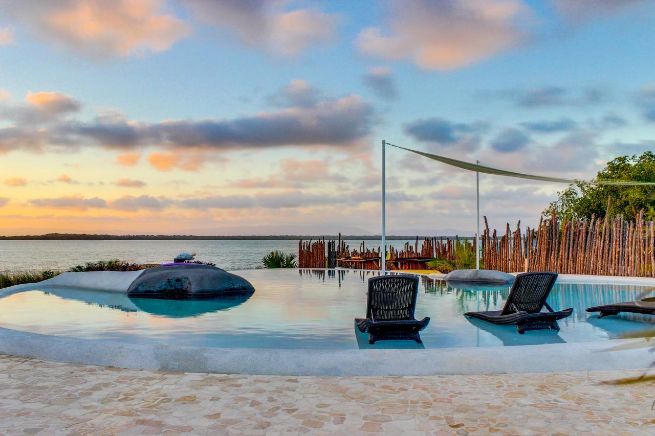 Swan Villas Maya Beach Екстериор снимка