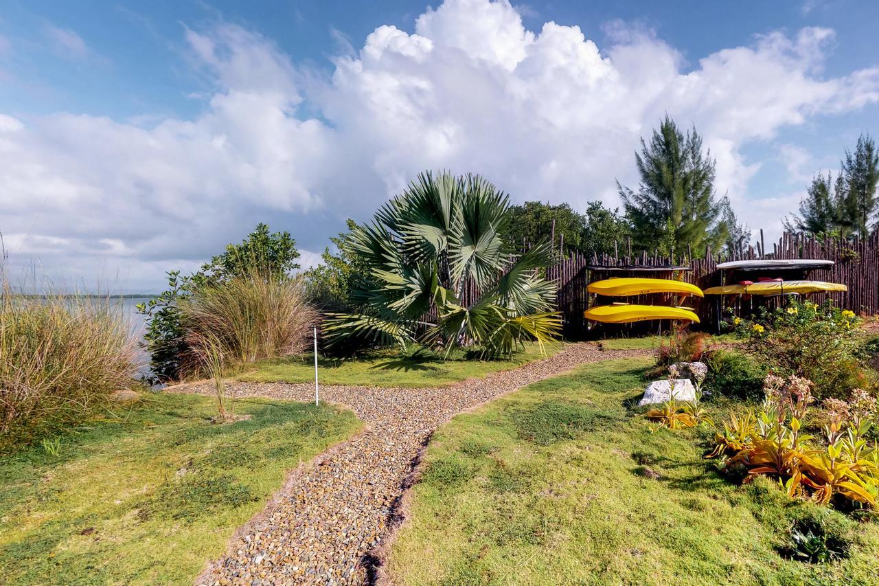 Swan Villas Maya Beach Екстериор снимка